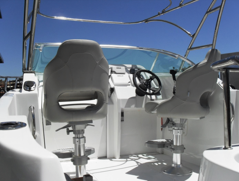 Sportboot - Atomix 560SC - Xavier Watersports