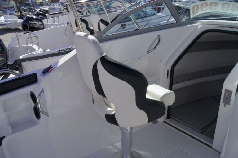 Sportboot - Atomix 560SC - Xavier Watersports