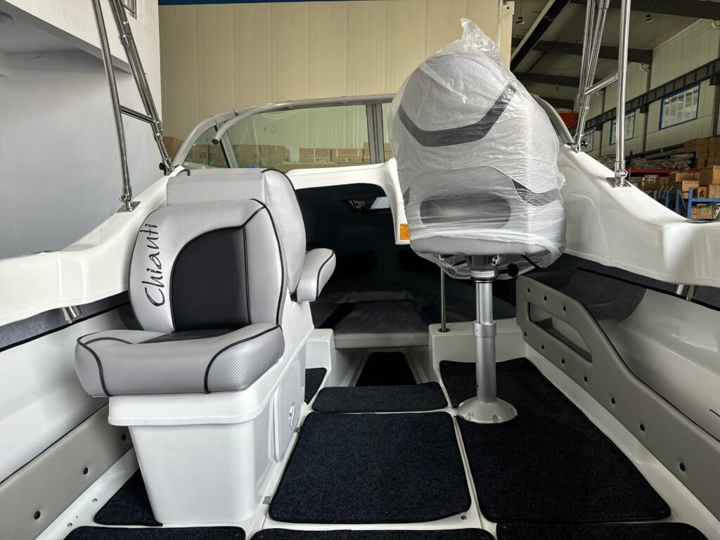 Sportboot - Atomix 585SC - Xavier Watersports