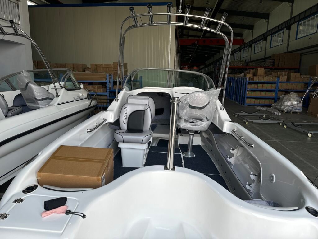 Sportboot - Atomix 585SC - Xavier Watersports