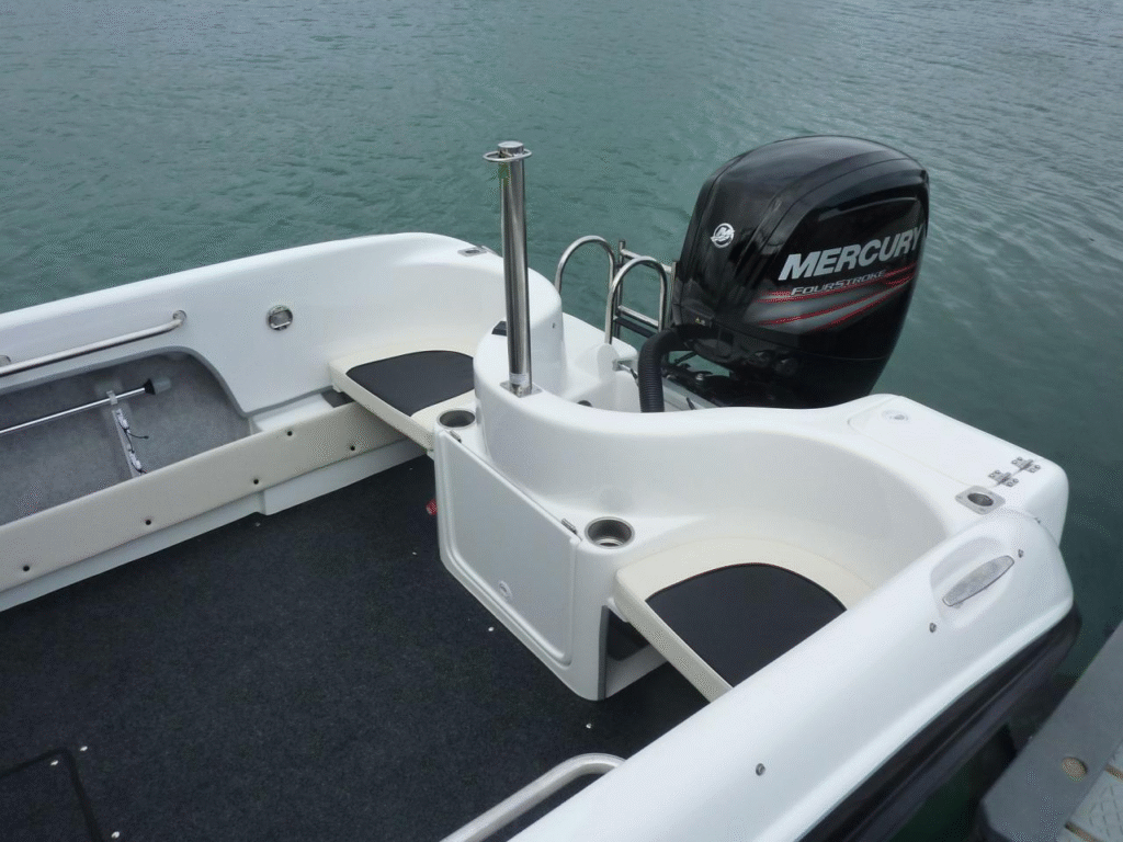 Sportboot - Atomix 585SC - Xavier Watersports