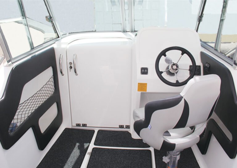 A-655HT | Kajuitboot | Visboot | Xavier Watersports