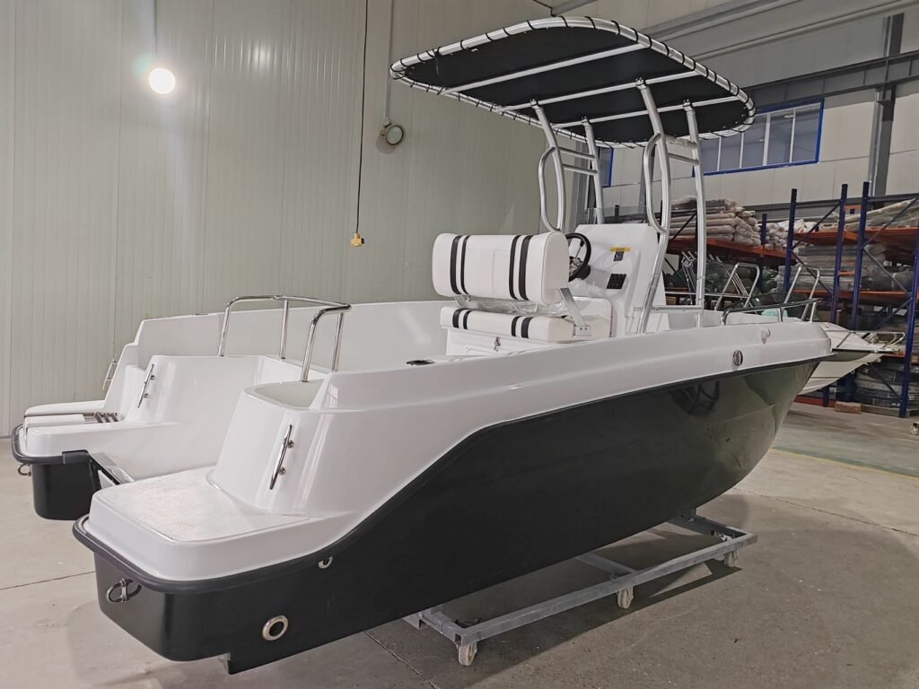 A-600CC | Consoleboot | Visboot | Xavier Watersports