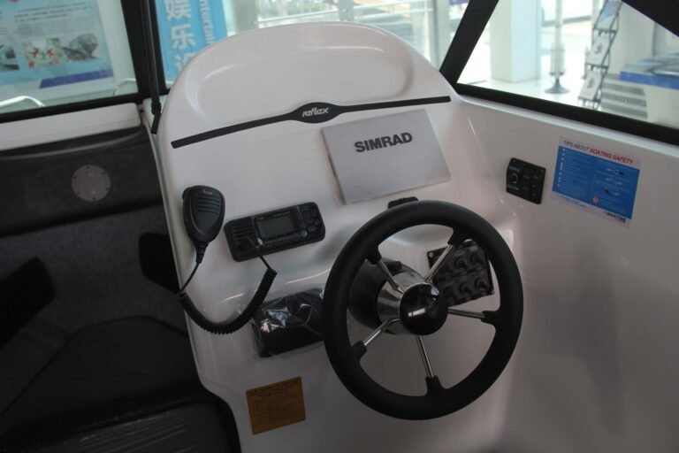 Sportboot - Atomix 520 - Xavier Watersports