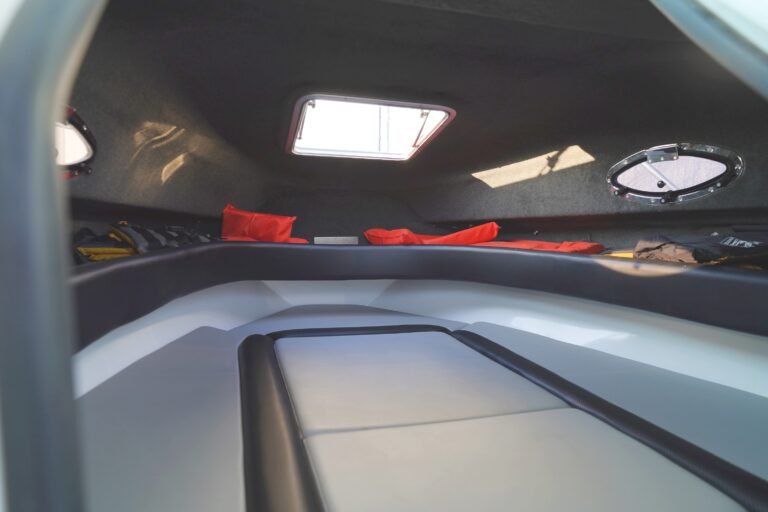 Dolphin 700 | Kajuitboot | Visboot | Xavier Watersports