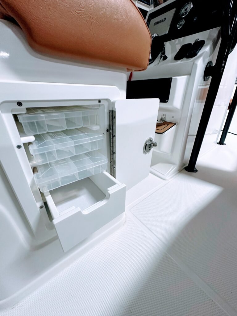 Ocean-X 730 | Consoleboot | Xavier Watersports