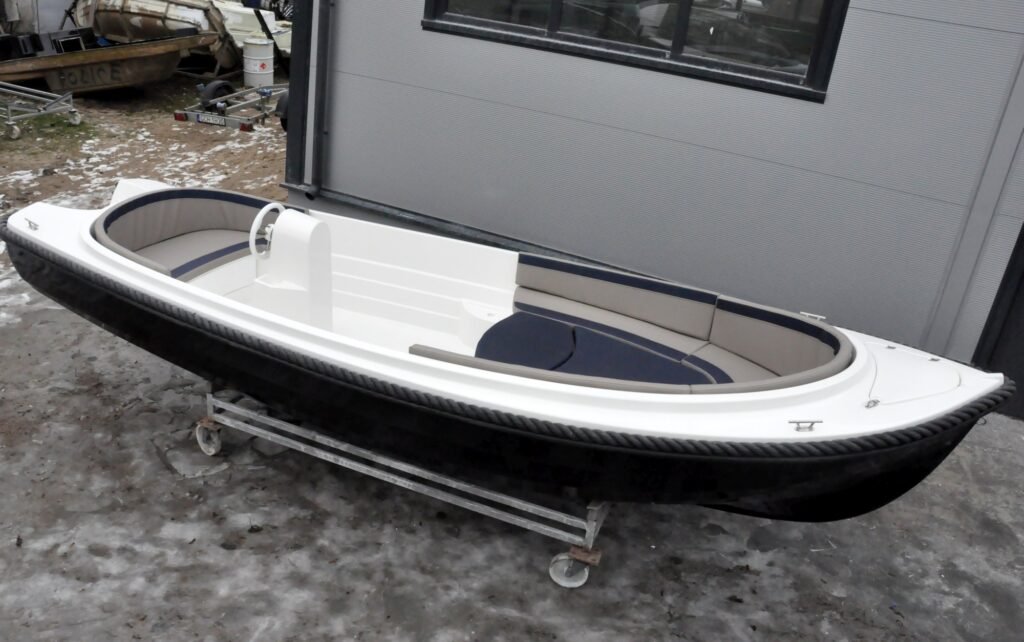 XAVIER MARINE 550