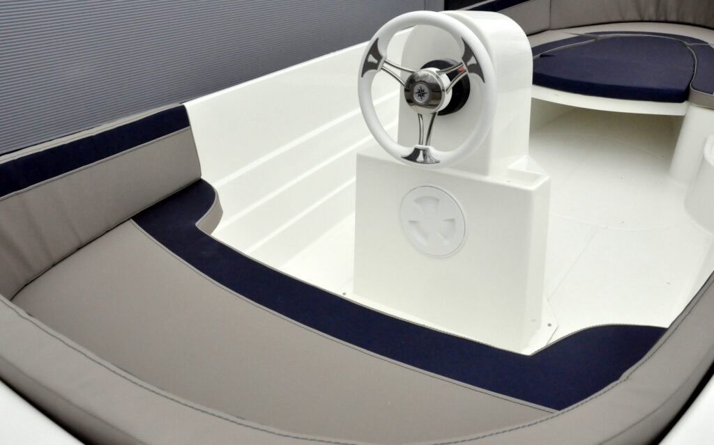 XAVIER MARINE 550
