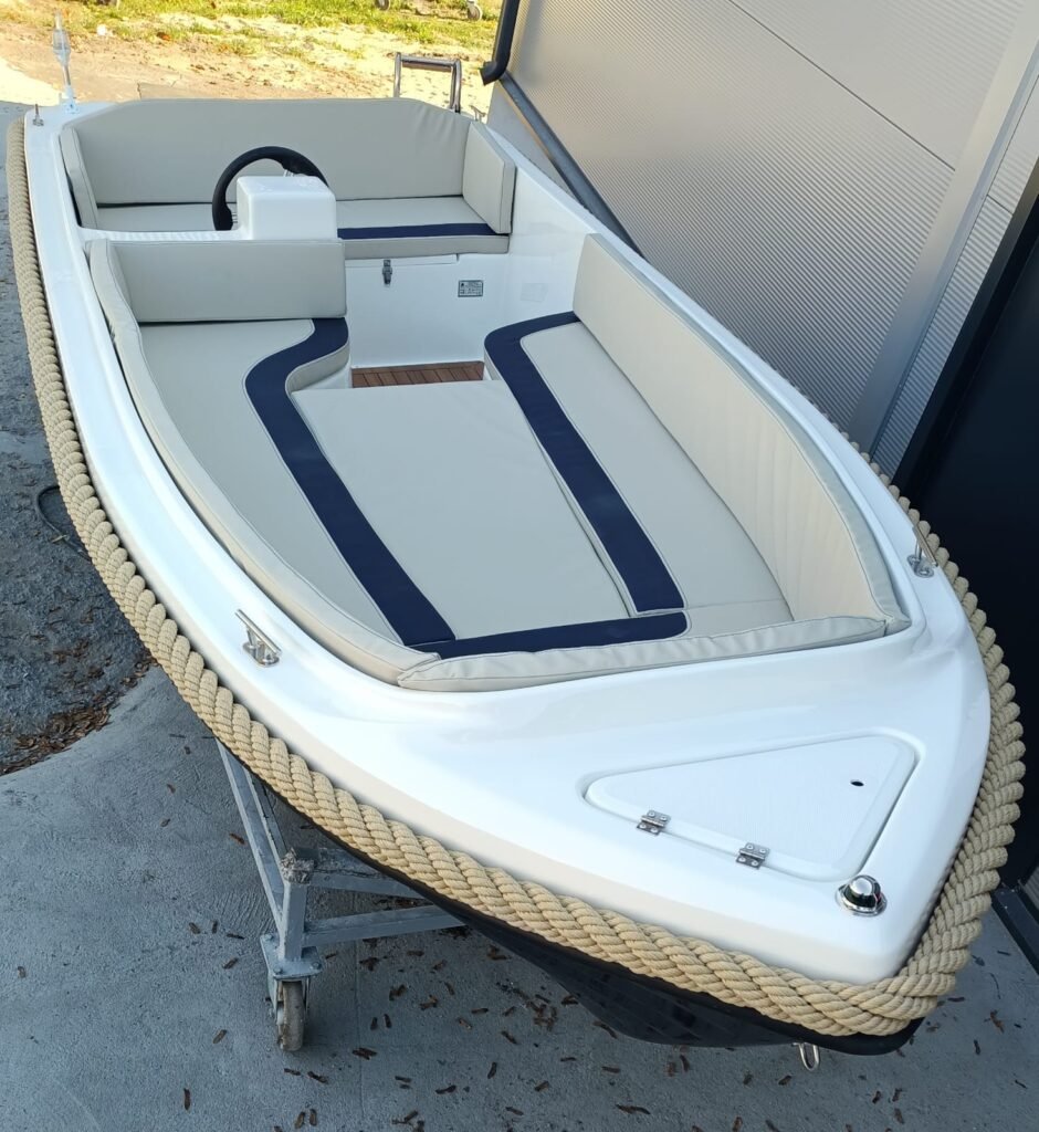 XAVIER MARINE 470